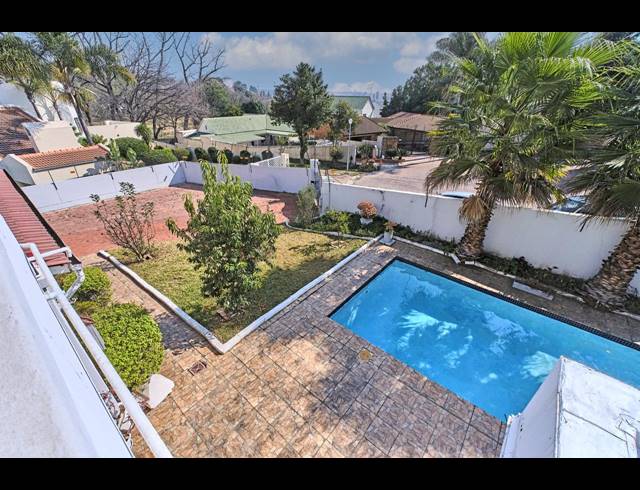 4 BEDROOM HOUSE FOR SALE IN BENMORE GARDENS